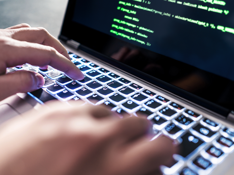 Cum să te ferești de capcanele unei fraude de tip „Investment Scam”