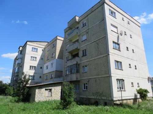 Apartament 3 camere Loc Savinesti