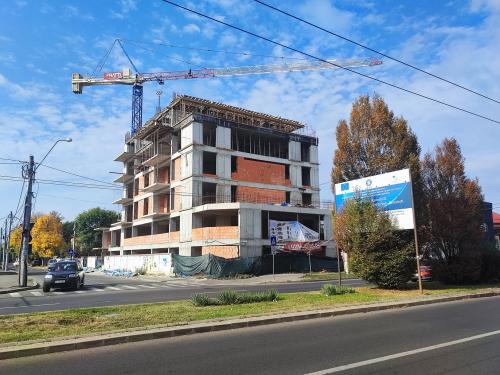 Bloc de locuinte nefinalizat cu regim de înălțime  S+P+3E+4R 