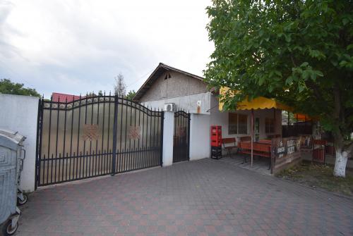 Casa si spatiu comercial Micsunestii Mari jud Ilfov