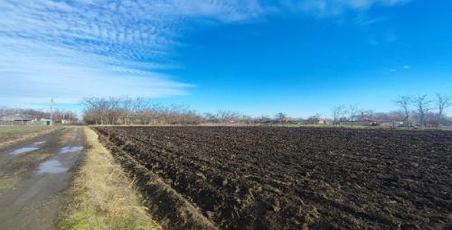 Vanzare cota1/2 teren Com Dragoș Vodă