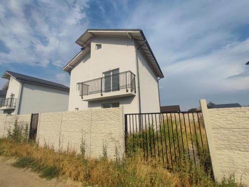 Vila si teren sat Berceni jud Ilfov