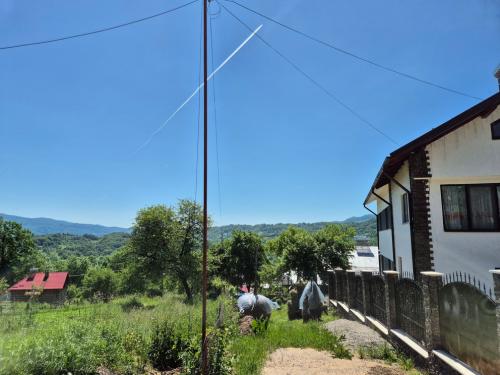 Casa si teren Arefu jud Arges